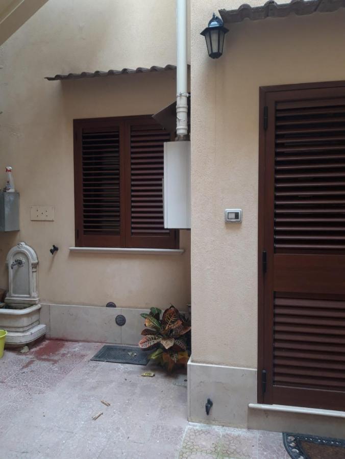 Bed and Breakfast Casa Ale Brindisi Exterior foto